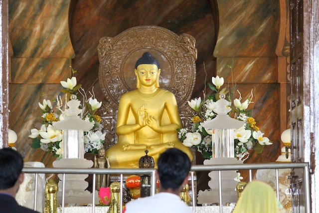 the-buddhist-bible-is-called-the-tipitaka-it-s-tony-sharp